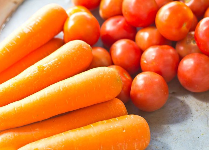 Морковь и помидоры