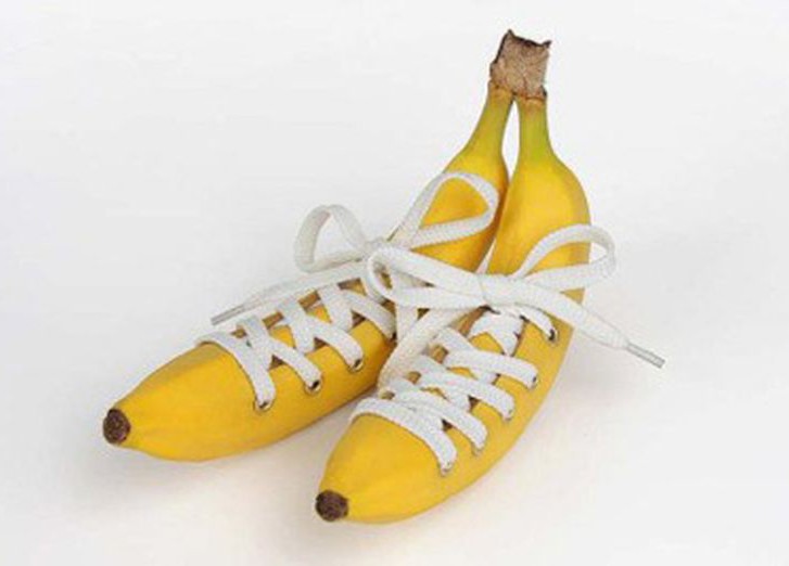 Бананы-кроссовки