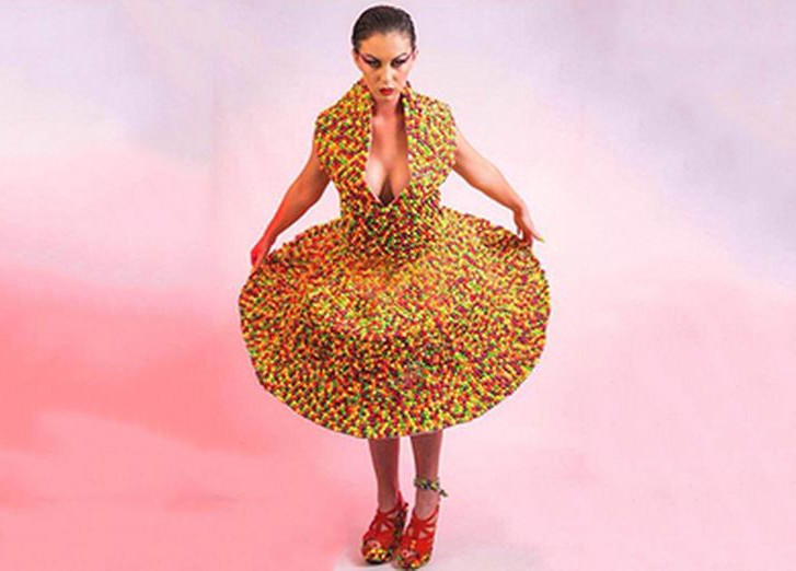 Платье из конфет Skittles