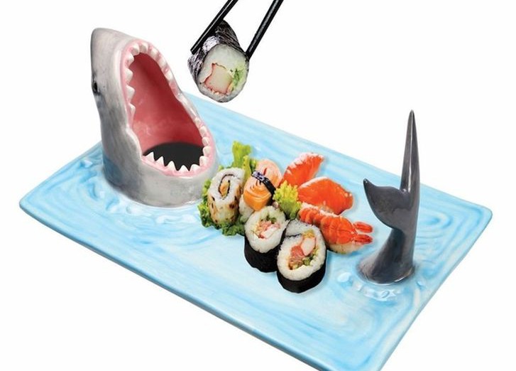 Поднос для суши в виде зубастой акулы