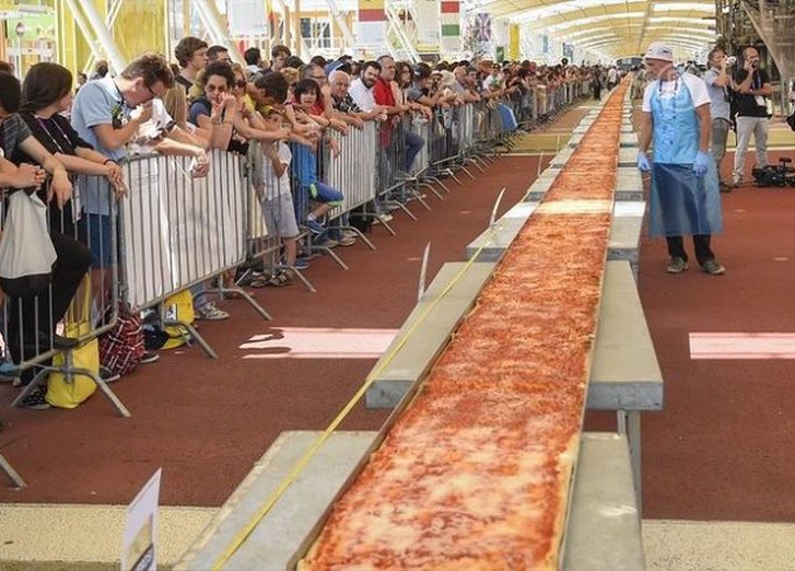 Самая длинная пицца
