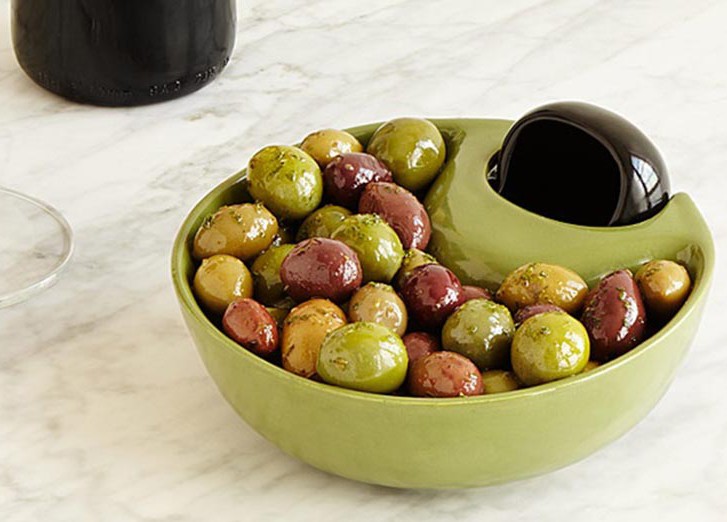 Тарелка под оливки с отсеком для косточек