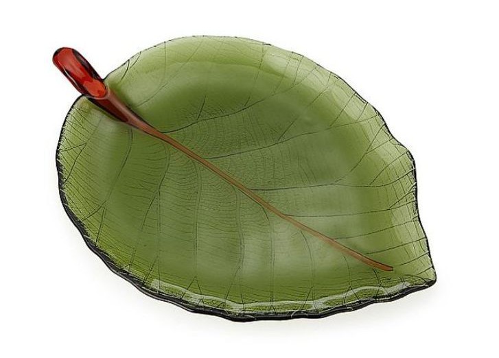 Стеклянные тарелки в виде зеленых листьев