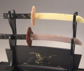 Мороженое в форме самурайского меча