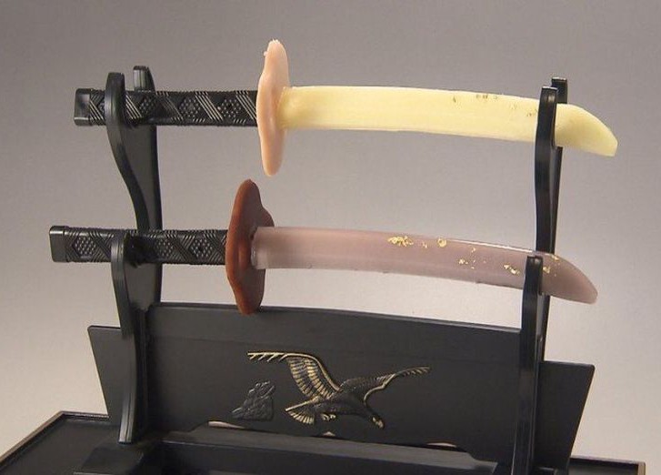 Мороженое в форме самурайского меча
