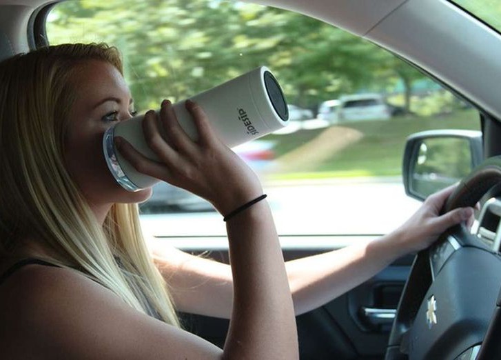 Наиболее безопасный стакан для водителей Sidesip