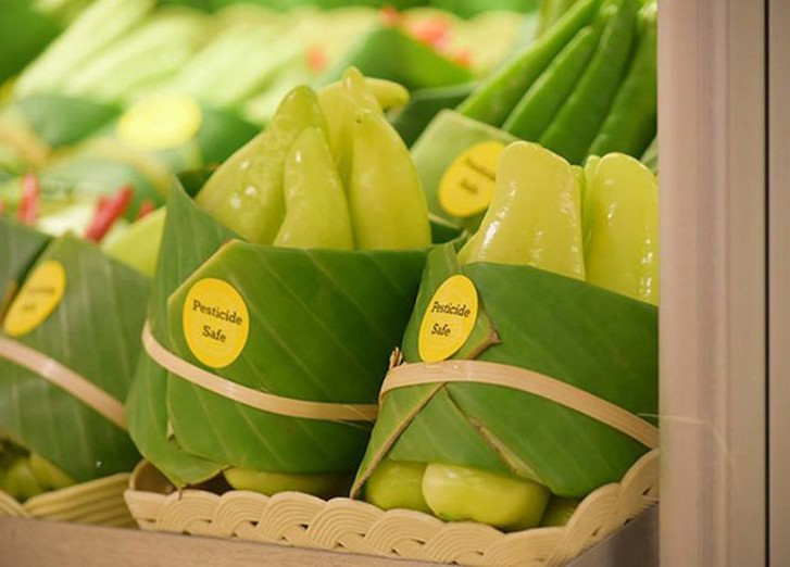 продукты в банановых листьях