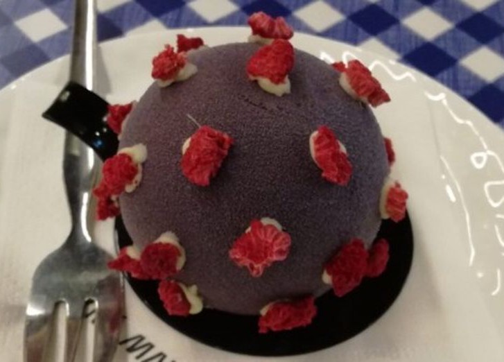 десерт в форме коронавируса