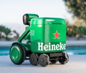 робот Heineken Beer Outdoor Transporter