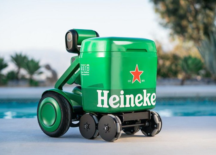 робот Heineken Beer Outdoor Transporter