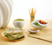 шоколад со вкусом матчи и клубники