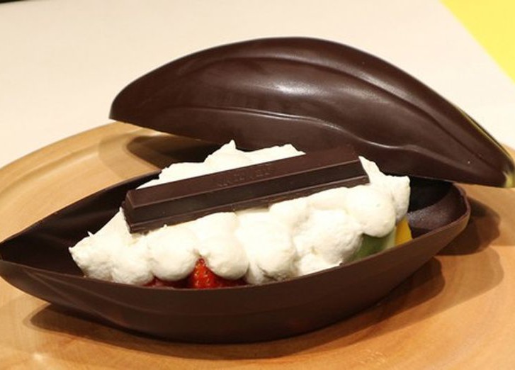 десерт в виде плода какао