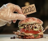 2020 год в виде бургера