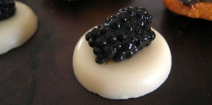 конфеты с черной икрой