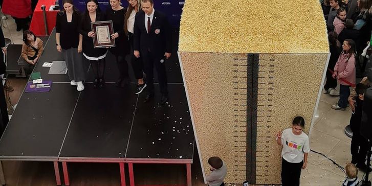 самый большой стакан попкорна